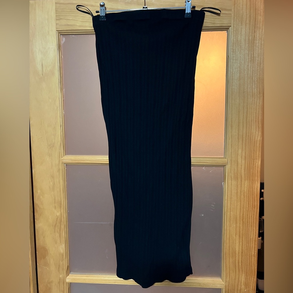 (5/$10) H&M Mama/ Maternity Ribbed Black Women's Skirt in Size M